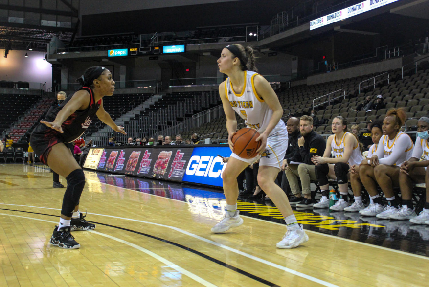 Norse women's basketball beat the Lipscomb Bisons in triple overtime 101-95.